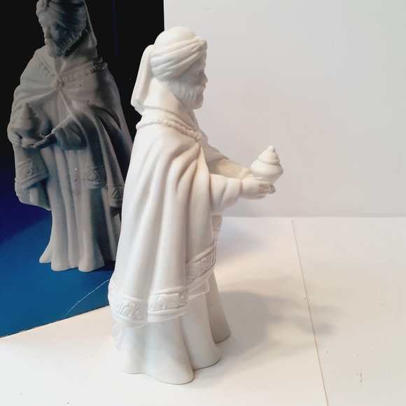 1982 Avon Nativity Collectibles THE MAGI BALTHASAR WISEMEN Porcelain Figure box - Picture 6 of 12